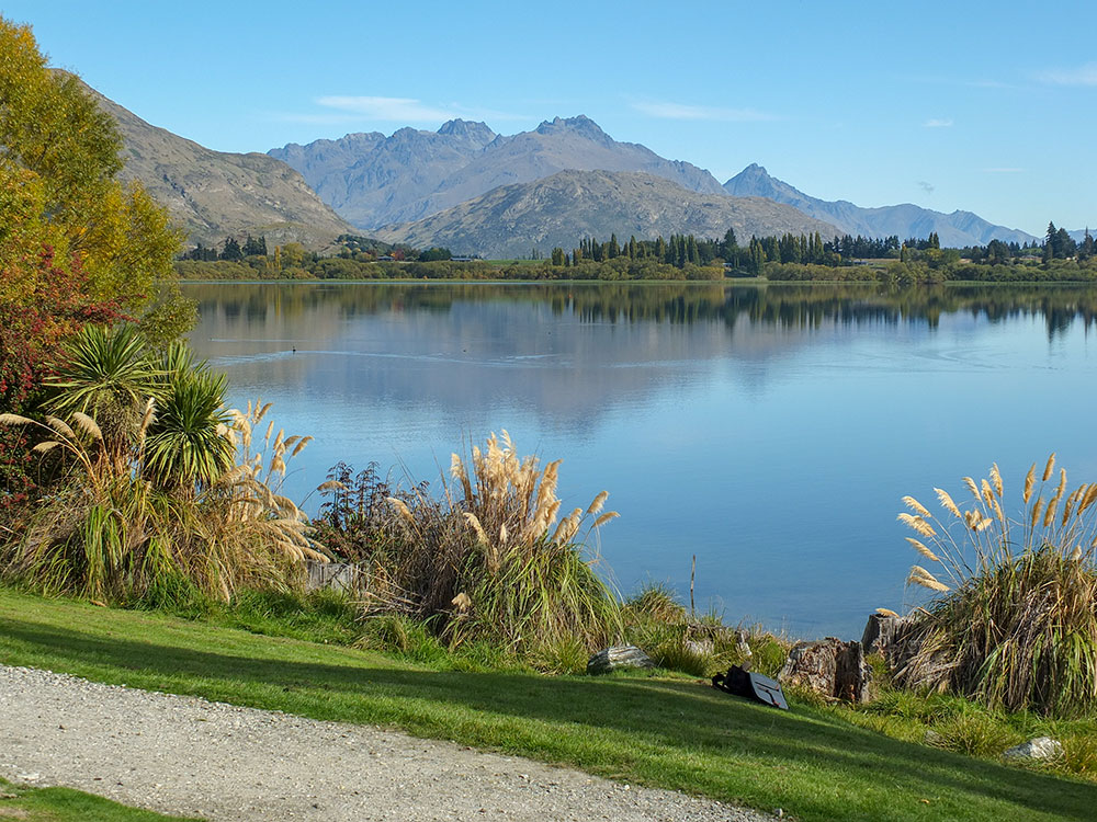 LOTR mountain and lake scenery tours NZ